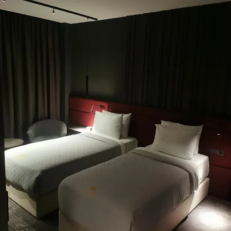 호텔 Luxor & Casino