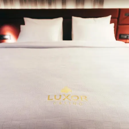 호텔 Luxor & Casino