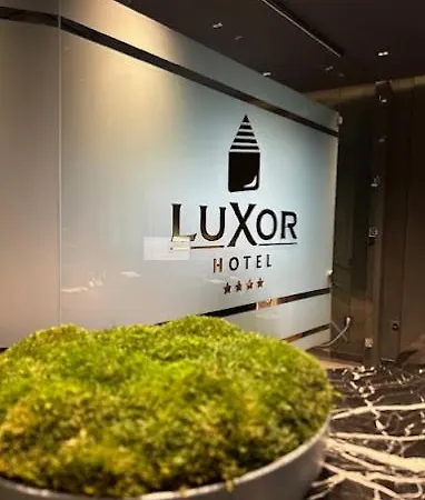 Luxor & Casino 호텔 4*